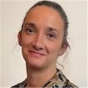 Offro lezioni private sia a bambini che ad adulti accogliendo le singole necessità.